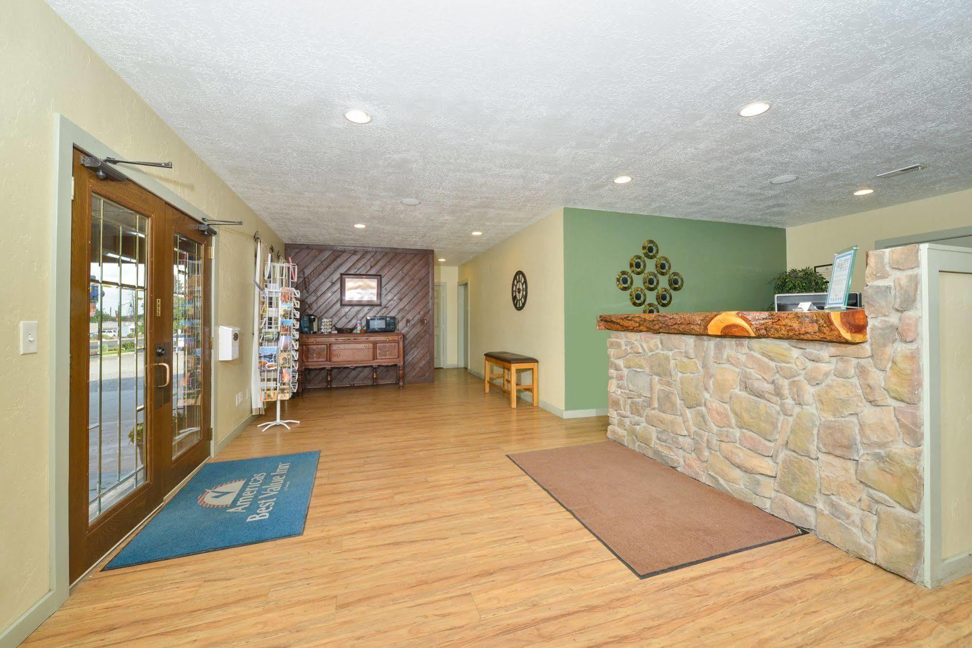 Red Ledges Tropic